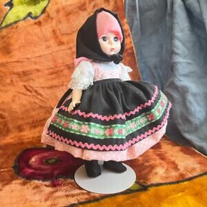 Vintage 80s Madame Alexander Yugoslavia 589 Doll 8 Inch Stand Yugoslavian Hijab